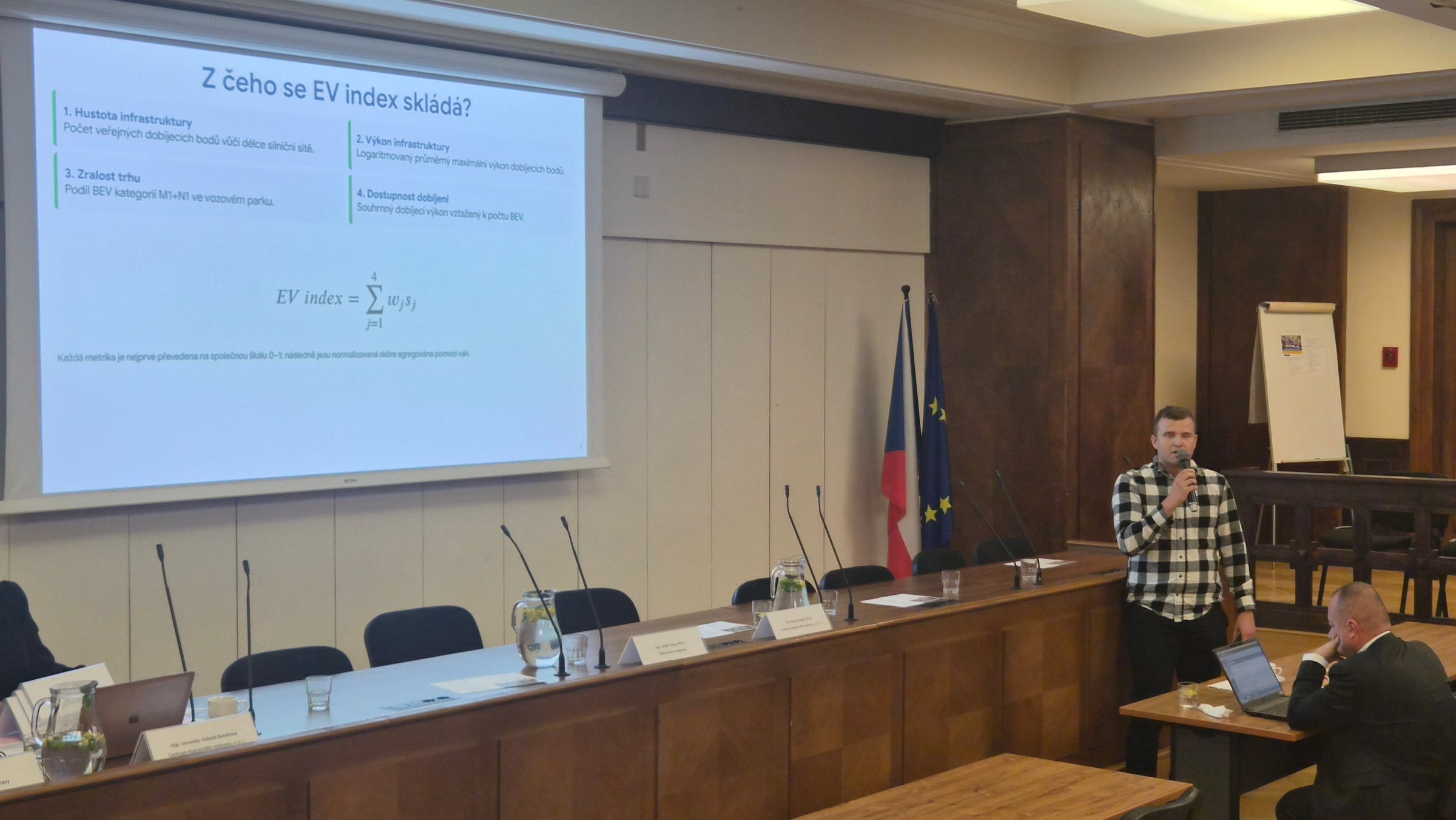 Přednáška Jana Elgnera z CDV na konferenci Čistá doprava